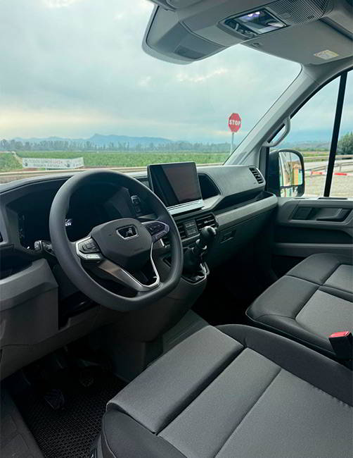 interior-furgonetas-rodando-foto